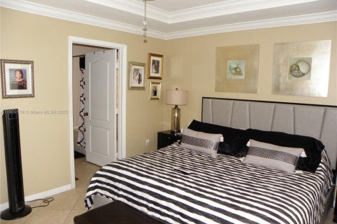 Adosado en alquiler en Miami, Florida, 3 dormitorios, 177.35 m2 № 1953437 - foto 13