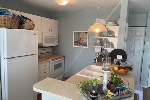 Condo in Sarasota, Florida, 1 bedroom  № 1602601 - photo 4