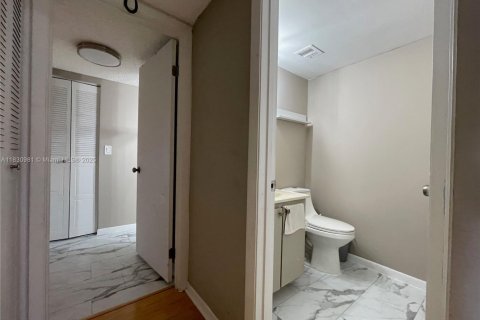 Condominio en venta en Fort Lauderdale, Florida, 1 dormitorio, 95.88 m2 № 1934205 - foto 13