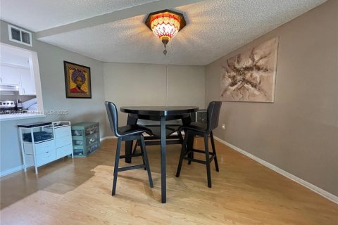 Condominio en venta en Fort Lauderdale, Florida, 1 dormitorio, 95.88 m2 № 1934205 - foto 9