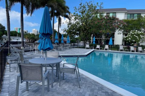 Condominio en venta en Fort Lauderdale, Florida, 1 dormitorio, 95.88 m2 № 1934205 - foto 27