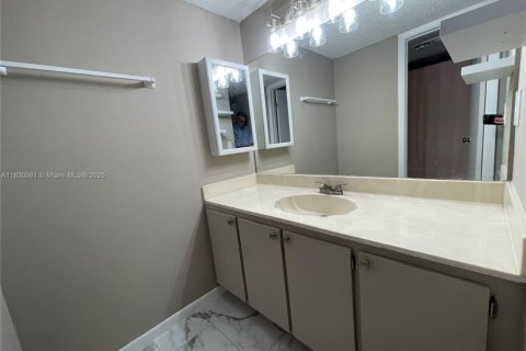 Condominio en venta en Fort Lauderdale, Florida, 1 dormitorio, 95.88 m2 № 1934205 - foto 18