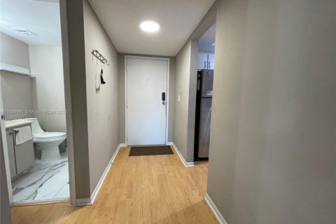 Condominio en venta en Fort Lauderdale, Florida, 1 dormitorio, 95.88 m2 № 1934205 - foto 5