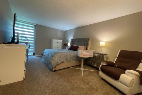 Condominio en venta en Fort Lauderdale, Florida, 1 dormitorio, 95.88 m2 № 1934205 - foto 15
