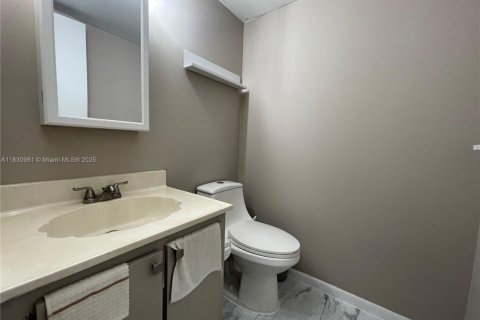 Condominio en venta en Fort Lauderdale, Florida, 1 dormitorio, 95.88 m2 № 1934205 - foto 17