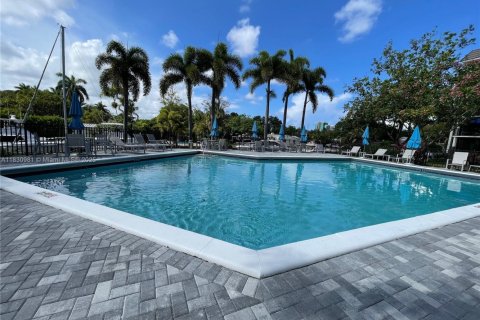 Condominio en venta en Fort Lauderdale, Florida, 1 dormitorio, 95.88 m2 № 1934205 - foto 28