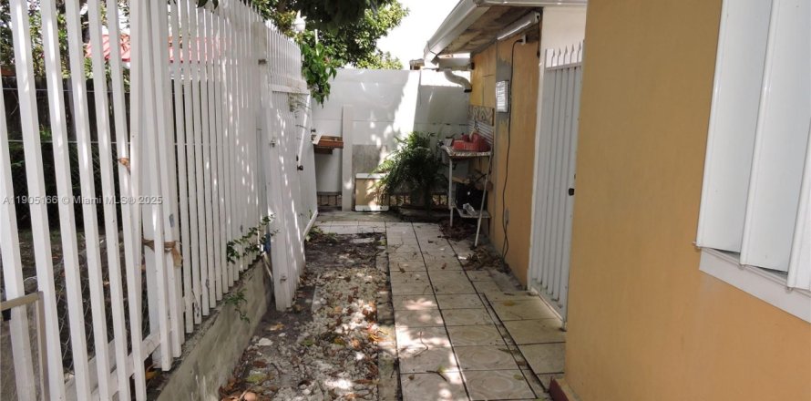 Villa ou maison à Hialeah, Floride 2 chambres, 69.68 m2 № 1955796