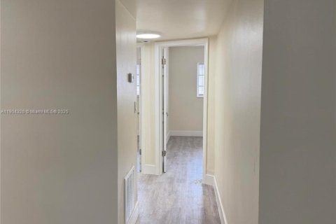 Condominio en alquiler en Pembroke Pines, Florida, 2 dormitorios, 85.66 m2 № 1956484 - foto 6