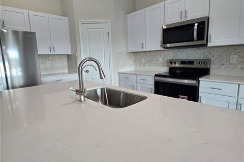 Villa ou maison à louer à Haines City, Floride: 4 chambres, 171.87 m2 № 2142978 - photo 2