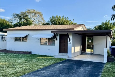 Villa ou maison à vendre à Hollywood, Floride: 2 chambres № 1971281 - photo 1