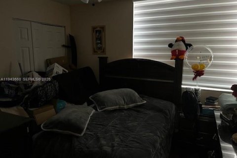 Townhouse in Hialeah, Florida 3 bedrooms, 121.14 sq.m. № 2390091 - photo 25
