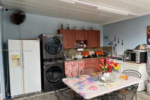 Townhouse in Hialeah, Florida 3 bedrooms, 121.14 sq.m. № 2390091 - photo 13