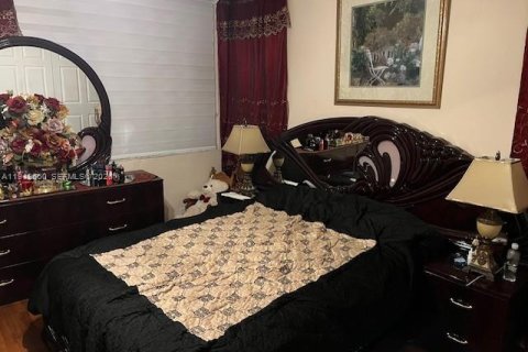 Townhouse in Hialeah, Florida 3 bedrooms, 121.14 sq.m. № 2390091 - photo 21