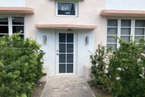 Condo in Miami Beach, Florida, 1 bedroom  № 1859709 - photo 13