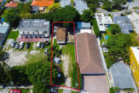 Купить земельный участок в Майами, Флорида № 1962797 - фото 1