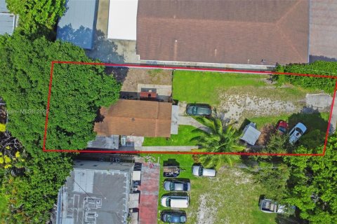 Купить земельный участок в Майами, Флорида № 1962797 - фото 4