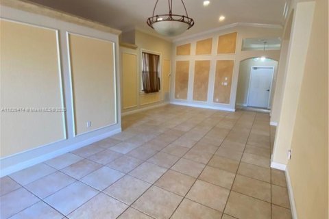 House in Miramar, Florida 3 bedrooms, 161.56 sq.m. № 1779176 - photo 9