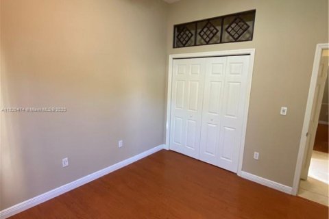 House in Miramar, Florida 3 bedrooms, 161.56 sq.m. № 1779176 - photo 23