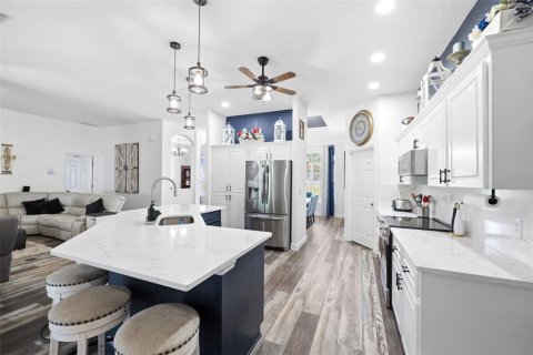Villa ou maison à vendre à Spring Hill, Floride: 5 chambres, 297.29 m2 № 2316707 - photo 2
