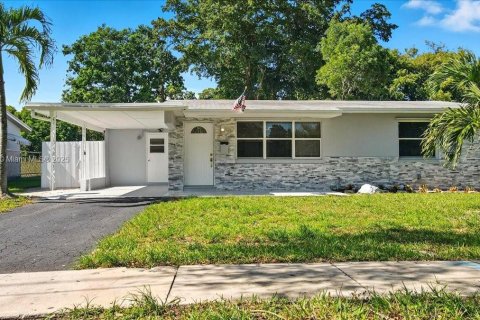 House in Cooper City, Florida 3 bedrooms, 135.82 sq.m. № 1891394 - photo 2