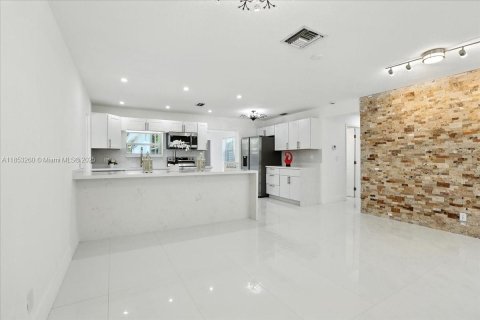 House in Cooper City, Florida 3 bedrooms, 135.82 sq.m. № 1891394 - photo 15