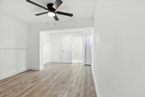 House in Cooper City, Florida 3 bedrooms, 135.82 sq.m. № 1891394 - photo 19