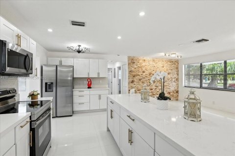 House in Cooper City, Florida 3 bedrooms, 135.82 sq.m. № 1891394 - photo 7