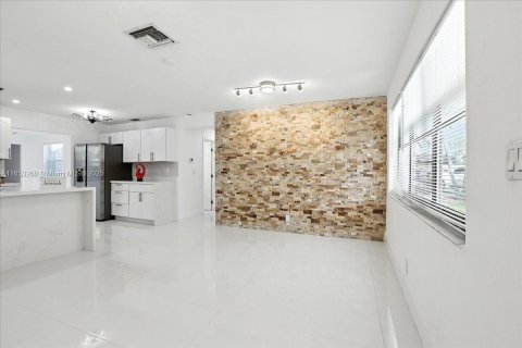 House in Cooper City, Florida 3 bedrooms, 135.82 sq.m. № 1891394 - photo 6