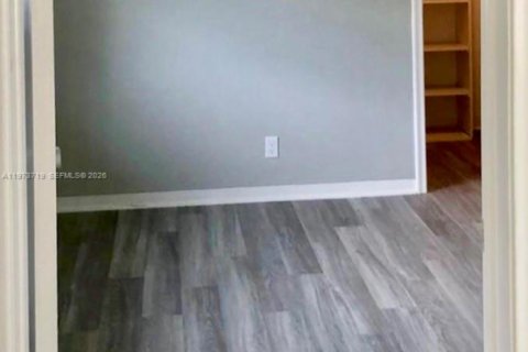 Condo in Hollywood, Florida, 1 bedroom  № 2036245 - photo 9