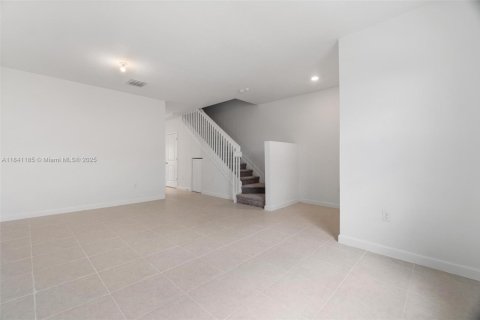Townhouse in Homestead, Florida 3 bedrooms, 143.53 sq.m. № 1939462 - photo 11