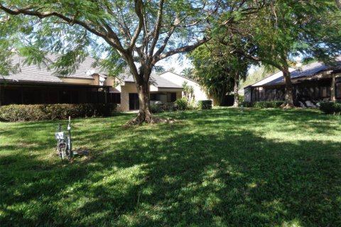 Adosado en venta en Plantation, Florida, 2 dormitorios, 129.6 m2 № 1079807 - foto 1