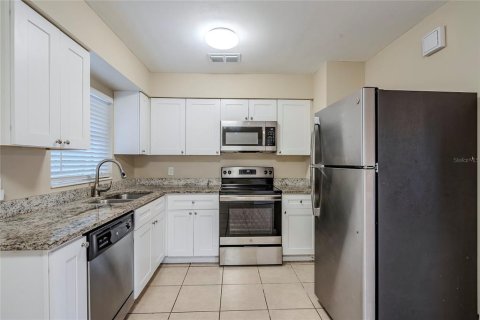 Casa en venta en Orlando, Florida, 4 dormitorios, 122.26 m2 № 1575342 - foto 11