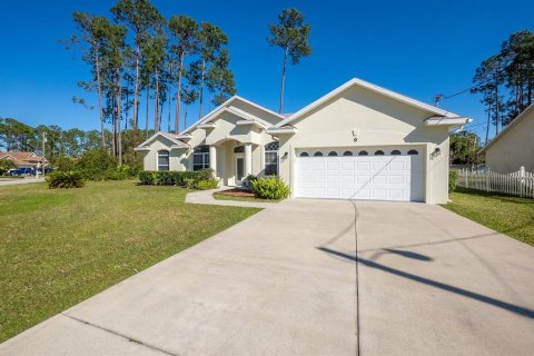 House in Palm Coast, Florida 4 bedrooms, 199.83 sq.m. № 1579328 - photo 2