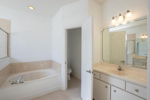 House in Palm Coast, Florida 4 bedrooms, 199.83 sq.m. № 1579328 - photo 30