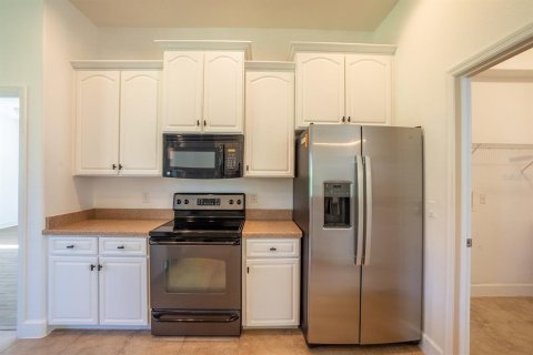 House in Palm Coast, Florida 4 bedrooms, 199.83 sq.m. № 1579328 - photo 15