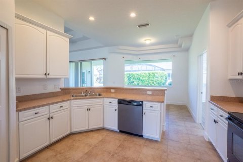 House in Palm Coast, Florida 4 bedrooms, 199.83 sq.m. № 1579328 - photo 13
