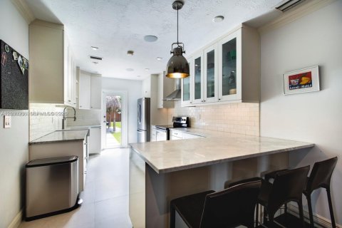 Villa ou maison à vendre à Miami, Floride: 2 chambres, 121.14 m2 № 2087007 - photo 6