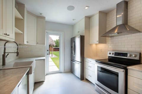 Villa ou maison à vendre à Miami, Floride: 2 chambres, 121.14 m2 № 2087007 - photo 7