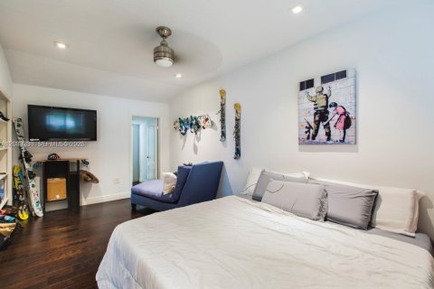 Villa ou maison à vendre à Miami, Floride: 2 chambres, 121.14 m2 № 2087007 - photo 9