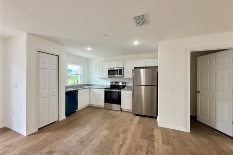 Touwnhouse à louer à Kissimmee, Floride: 2 chambres, 99.96 m2 № 2436691 - photo 4