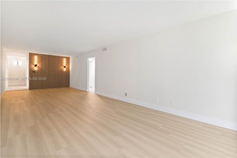 Condo in Coconut Creek, Florida, 2 bedrooms  № 2065470 - photo 7