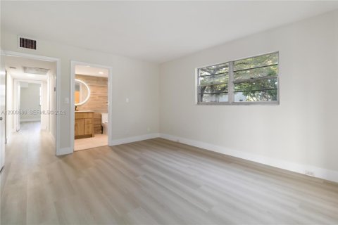 Condo in Coconut Creek, Florida, 2 bedrooms  № 2065470 - photo 10