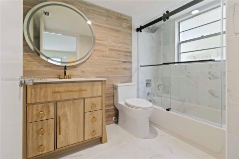 Condo in Coconut Creek, Florida, 2 bedrooms  № 2065470 - photo 12