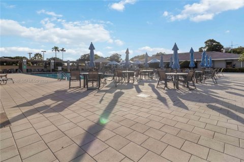 Condo in Coconut Creek, Florida, 2 bedrooms  № 2065470 - photo 25