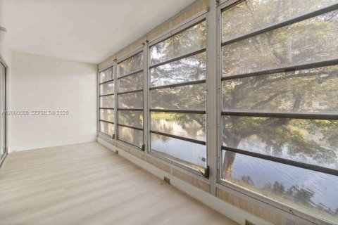 Condo in Coconut Creek, Florida, 2 bedrooms  № 2065470 - photo 20