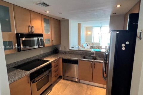 Condominio en alquiler en Miami, Florida, 3 dormitorios, 163.69 m2 № 2074927 - foto 11