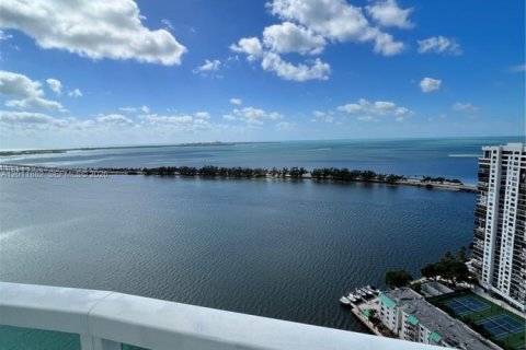 Condominio en alquiler en Miami, Florida, 3 dormitorios, 163.69 m2 № 2074927 - foto 3