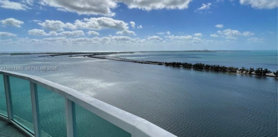 Condominio en Miami, Florida, 3 dormitorios  № 2074927