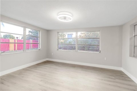 Casa en venta en Port Richey, Florida, 3 dormitorios, 91.42 m2 № 1915770 - foto 11