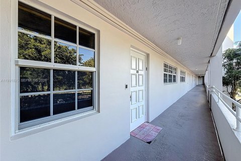 Condominio en alquiler en Pompano Beach, Florida, 2 dormitorios, 98.85 m2 № 2052525 - foto 5